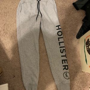 Hollister joggers